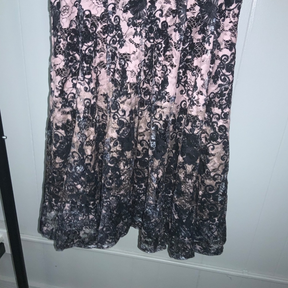 Gabby Skye fit & flare lace overlay dress Sz 12 sleeveless - Picture 2 of 10